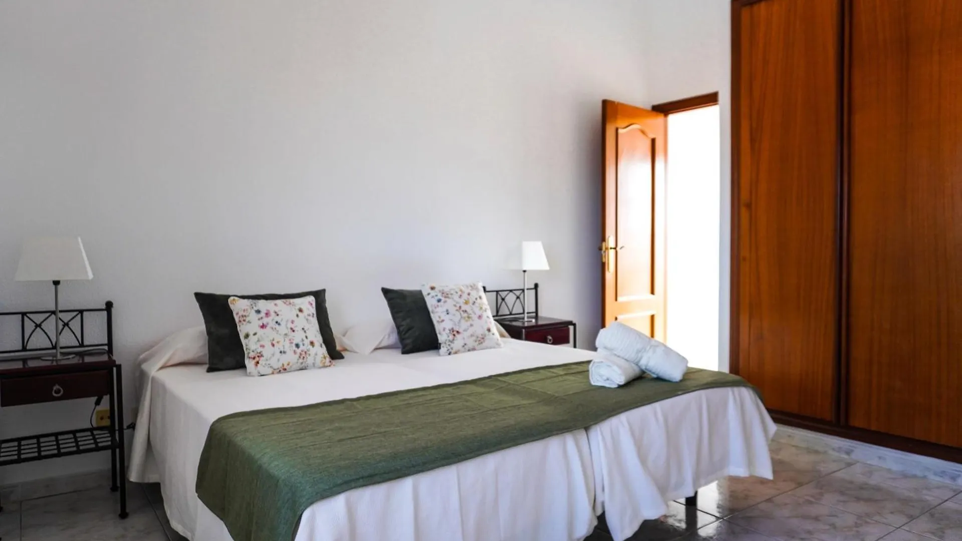 Bright House With Working Space Ελ Μέντανο Διαμέρισμα