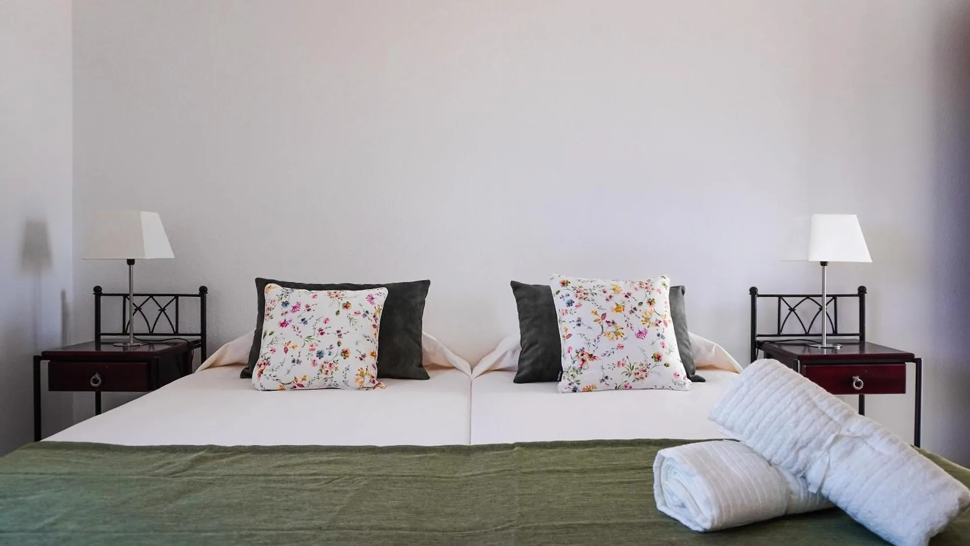 Bright House With Working Space Ελ Μέντανο 0*,  Ισπανία