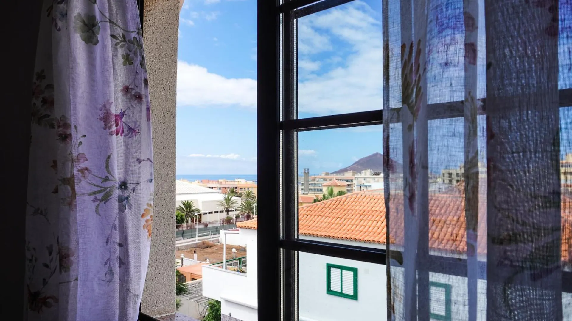 Bright House With Working Space Ελ Μέντανο Διαμέρισμα