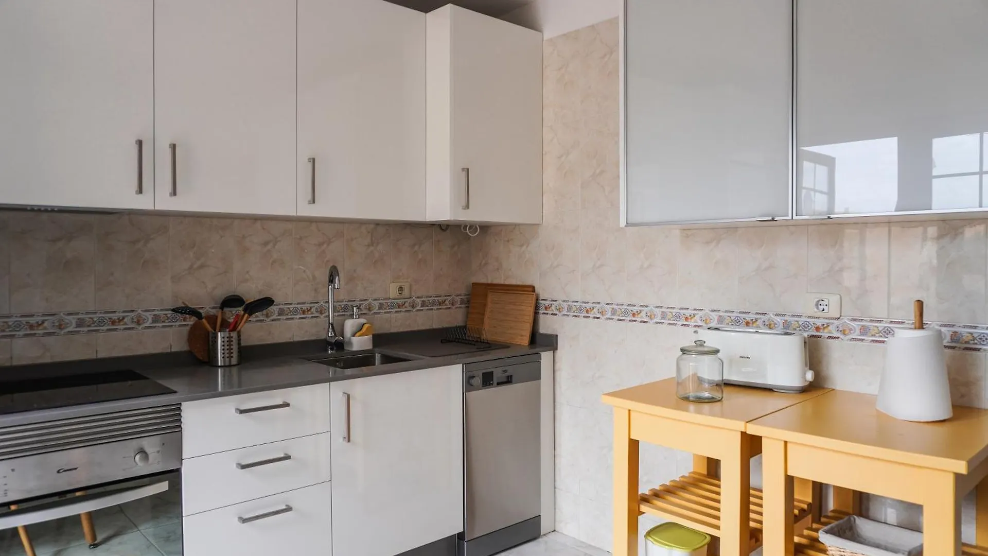 Διαμέρισμα Bright House With Working Space Ελ Μέντανο